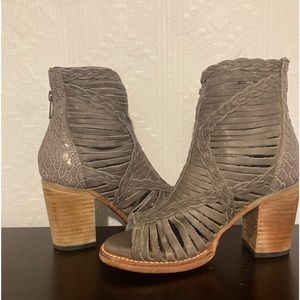 Freebird Bela size 5. Brand new/ never worn.